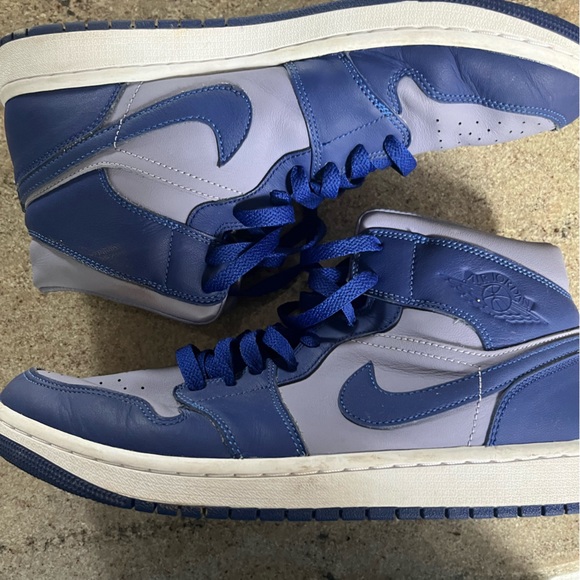 Womens Air Jordan 1 Mid SE ‘Iron Purple Deep Royal’ - Picture 1 of 3